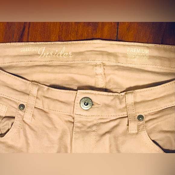 🧿SALE🧿 Vintage Light Pale Pink Distressed Cropped Jeans - Picture 2 of 3